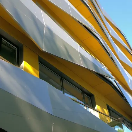 Eddie Apartment *